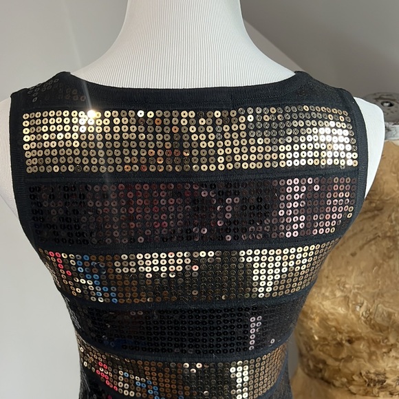 Black and Gold sequin dress - Picture 6 of 9